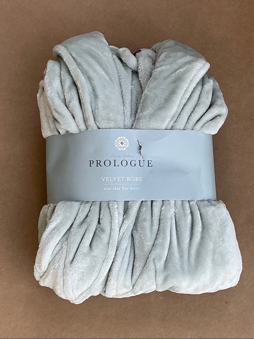 Prologue Plush Velvet Robe in Light Gray